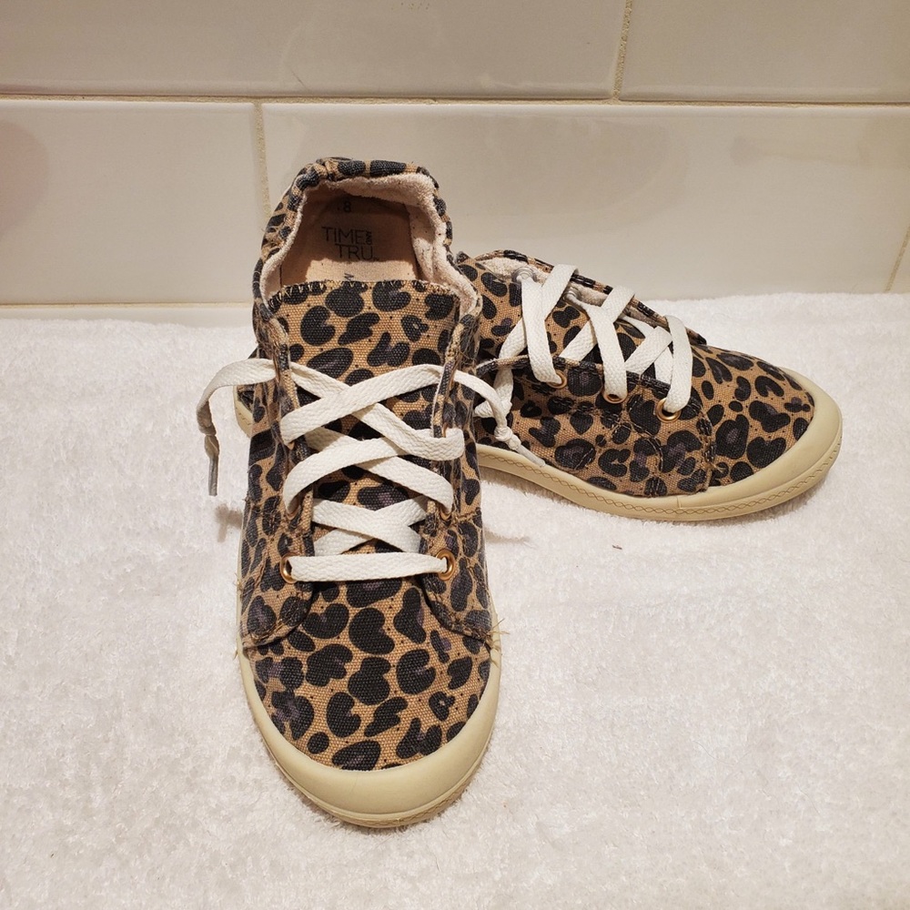 TIME AND TRU, Leopard Print Scrunch Back Sneakers